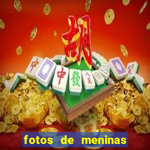 fotos de meninas de cabelo cacheado no espelho