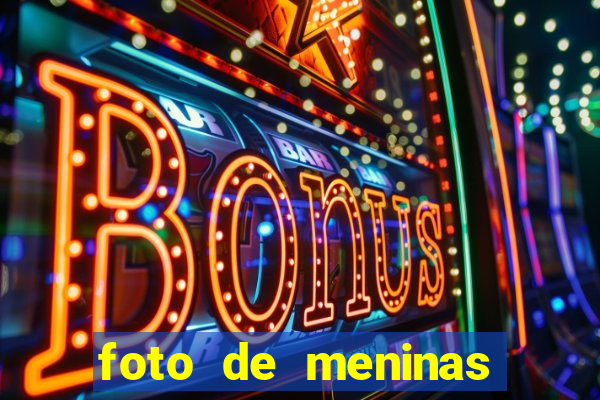 foto de meninas cacheadas no espelho