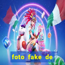 foto fake de menina no espelho cabelo cacheado